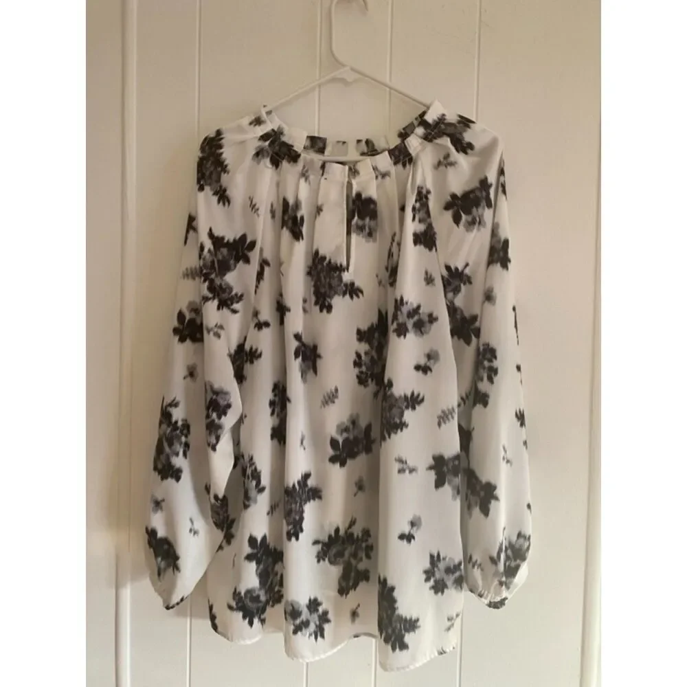 Ann Taylor XXL White Black Watercolor Floral Pleated Neck Long Sleeve Blouse